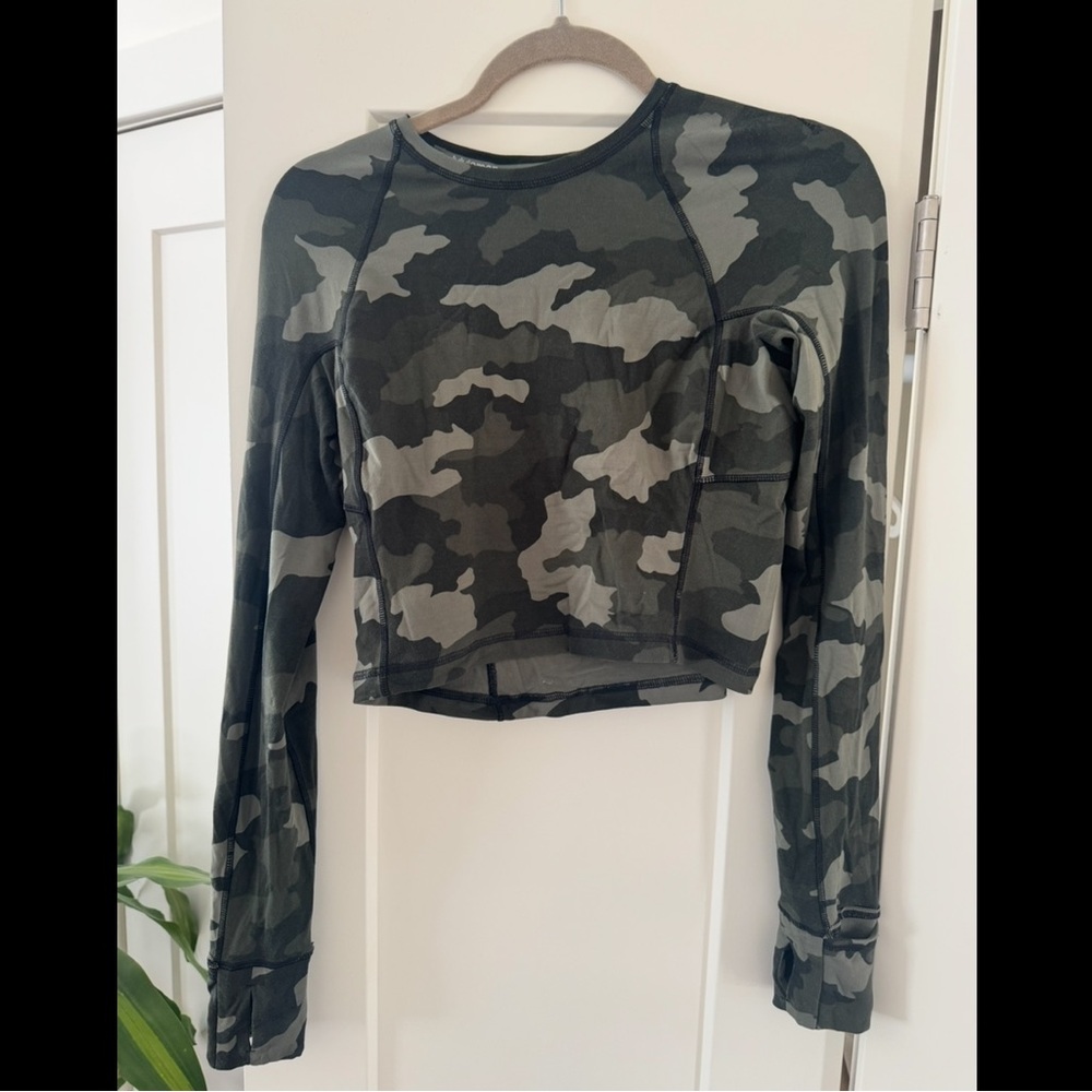 Cropped It’s Rulu Run Long Sleeve in Heritage 365 Camo Olive Multi, Size 4
